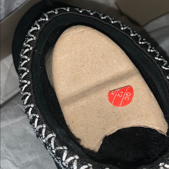 Uggs - Picture 3 of 3